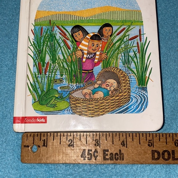 GOD LOVES ME Baby Bible board book by Susan Elizabeth Beck 1999 infant - 2 years - Picture 9 of 10